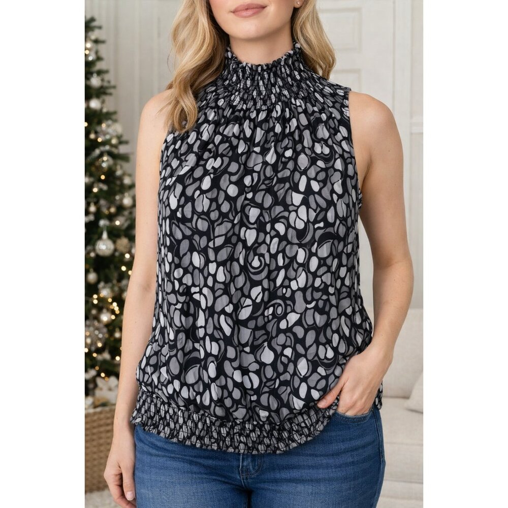 Serenade New York - Sleeveless Smocked Turtleneck Blouse
